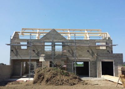 Construction d'une charpente traditionnelle d'une maison privée à Juillan dans les Hautes-Pyrénées