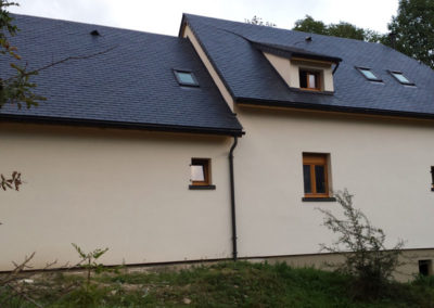 CONSTRUCTION D'UNE MAISON OSSATURE BOIS, isolation fibre de bois en toiture et en mur + enduit sur fibre de bois +charpente traditionelle à Esquièze sere (65)