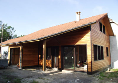 Extension d'une maison en ossature bois bardage bois mélèze à Séméac dans les Hautes-Pyrénées